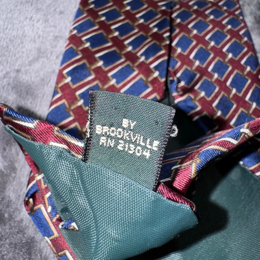 Bert Pulitzer Mens Silk Tie Geometric Burgundy Blue Made in USA RN 21304